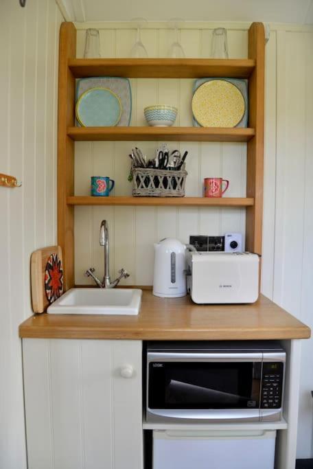 The Shepherd'S Hut @ Chichester Cottage ภายนอก รูปภาพ