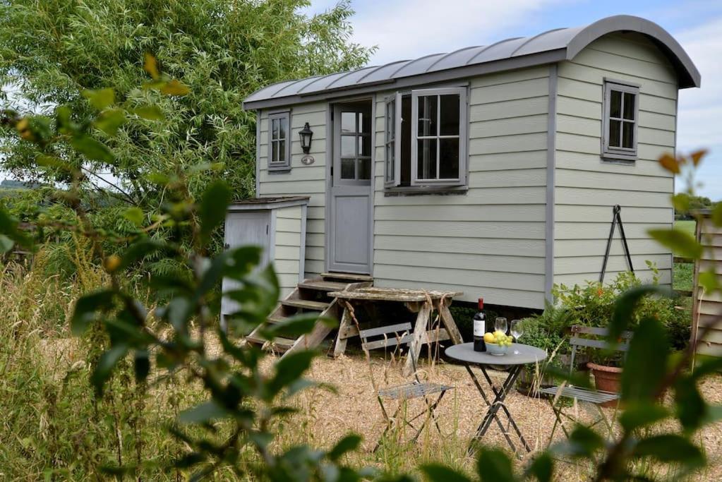 The Shepherd'S Hut @ Chichester Cottage ภายนอก รูปภาพ